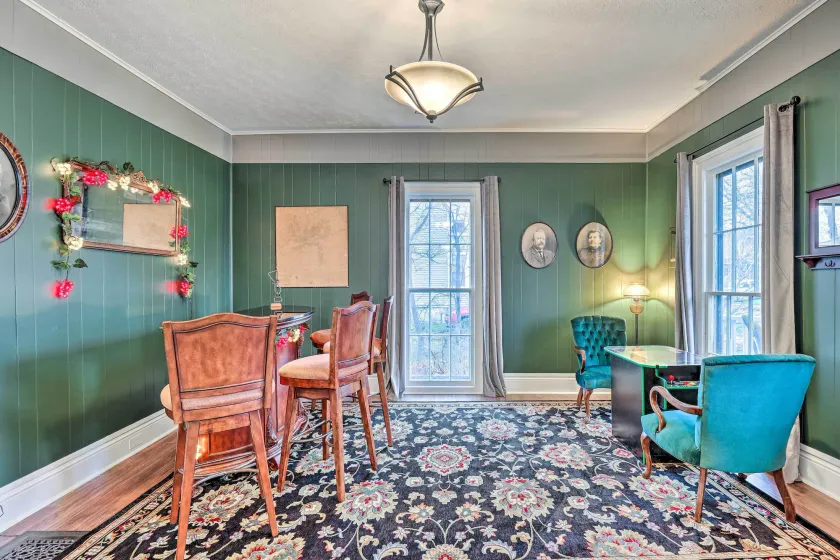Victorian Home in Penn Yan ~ 1 Mi to Keuka Lake! - Innvendig