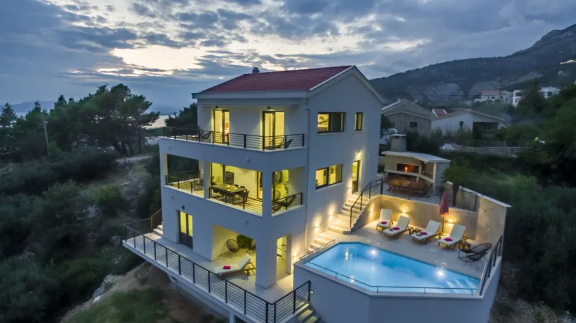 Villa Romance - Image 1