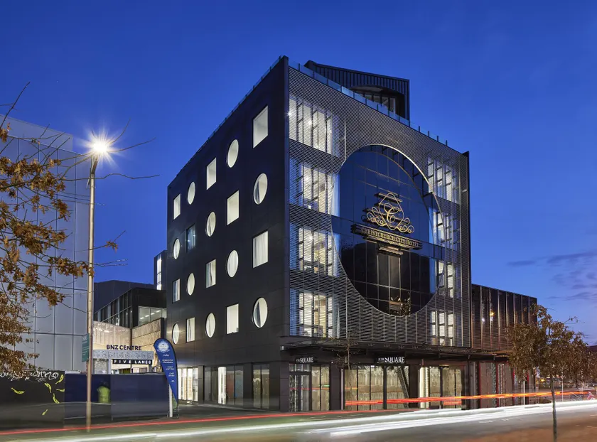 Christchurch City Hotel - Image 1