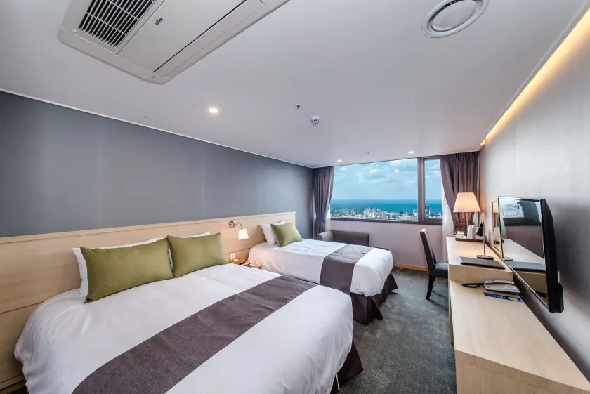 Hotel Shalom Jeju - Image 1