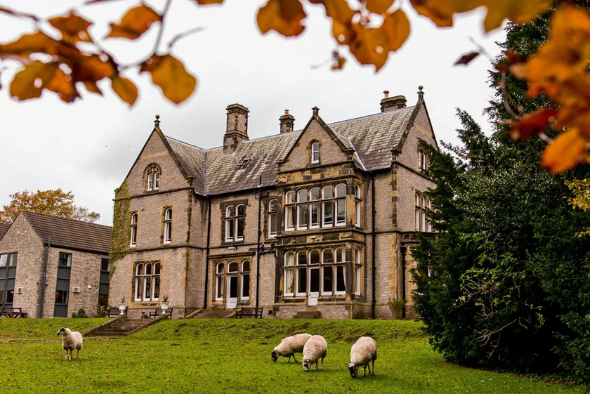 YHA Castleton Losehill Hall - Image 1