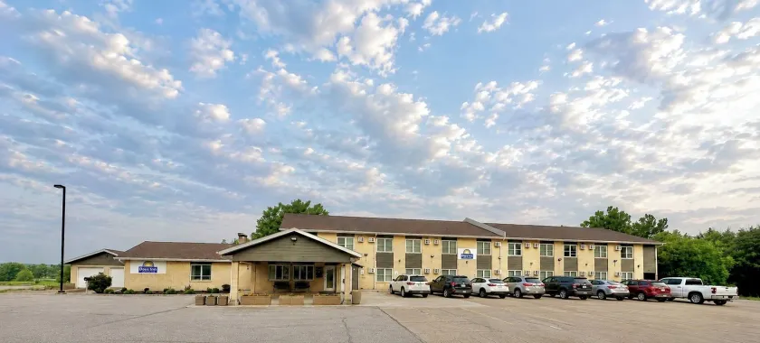 Days Inn by Wyndham Denison IA - Image 1