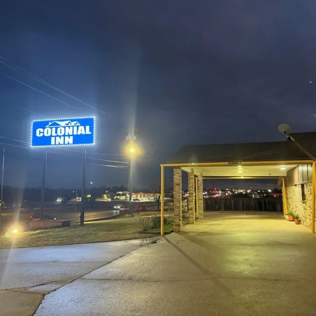Colonial Inn - Image 1