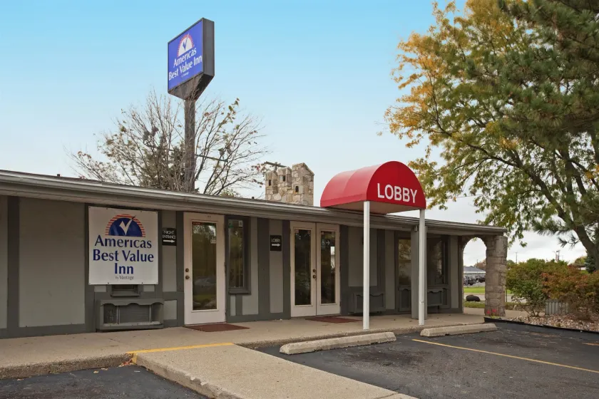Americas Best Value Inn Lansing - Image 1