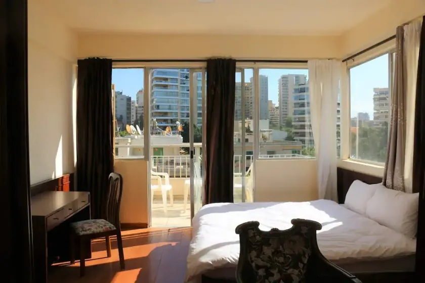 Universal Residence - Image 1