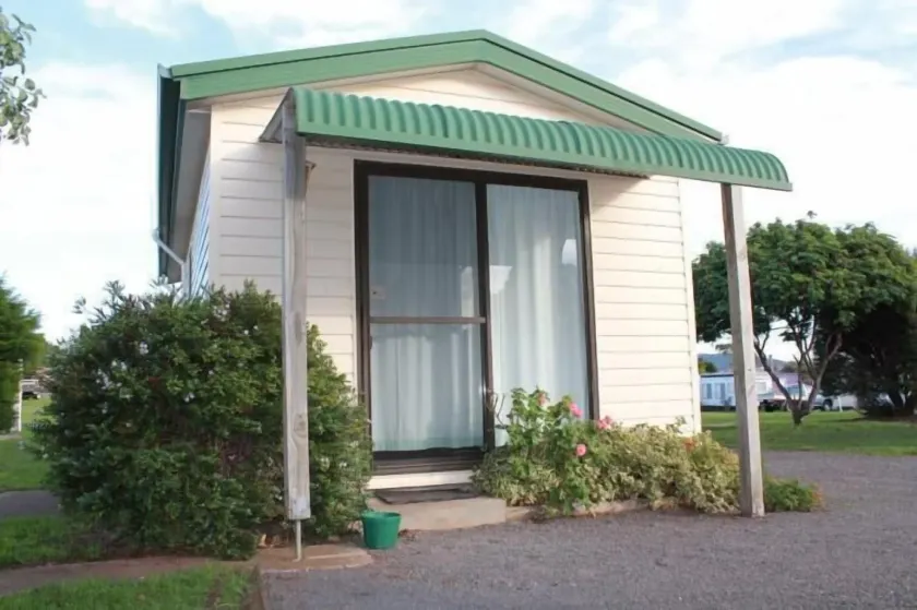 Abel Tasman Cabins Devonport - Image 1