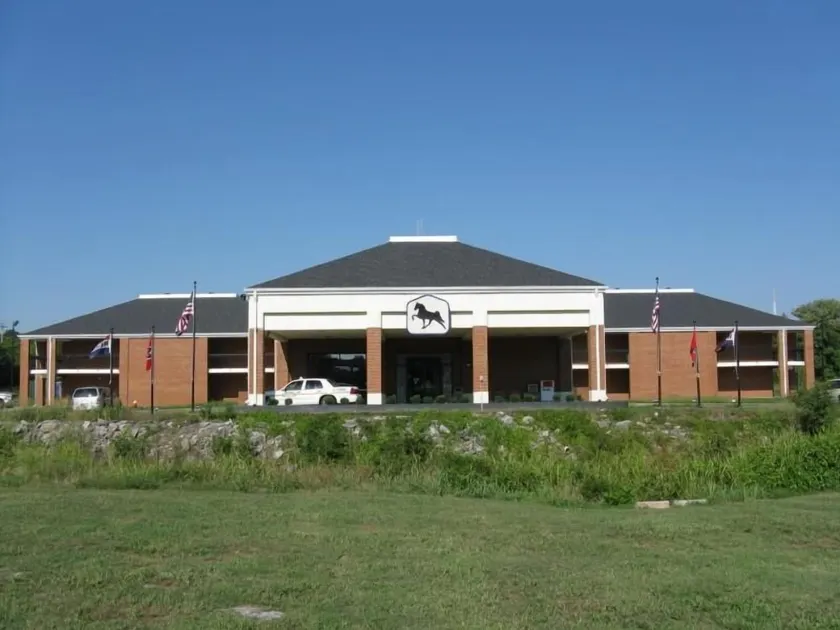 Walking Horse Lodge - Image 1