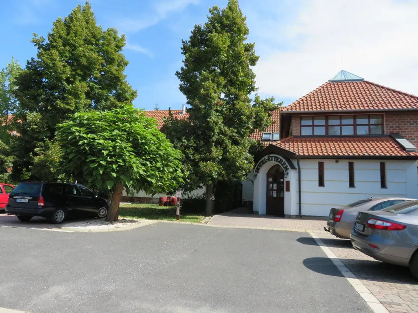 Jozsi Bacsi Szallodaja - Image 1