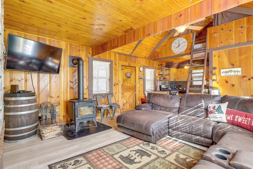 14 Mi to Slopes: Long Barn Cabin w/ Fire Pit! - Image 1