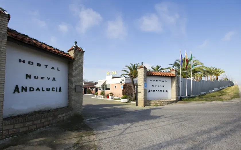 Hostal Nueva Andalucia - Image 1