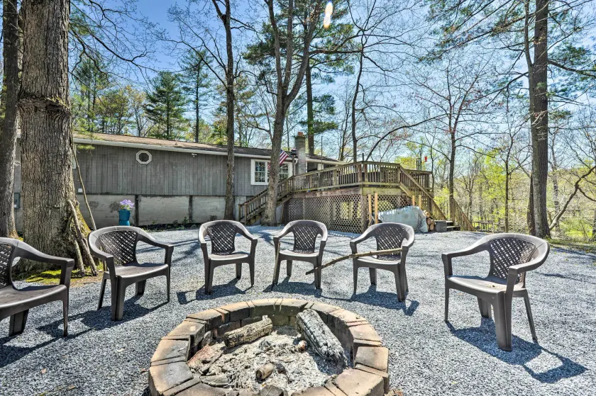 Cozy Cabin with Sunroom & Cacapon River Access! - Image 1