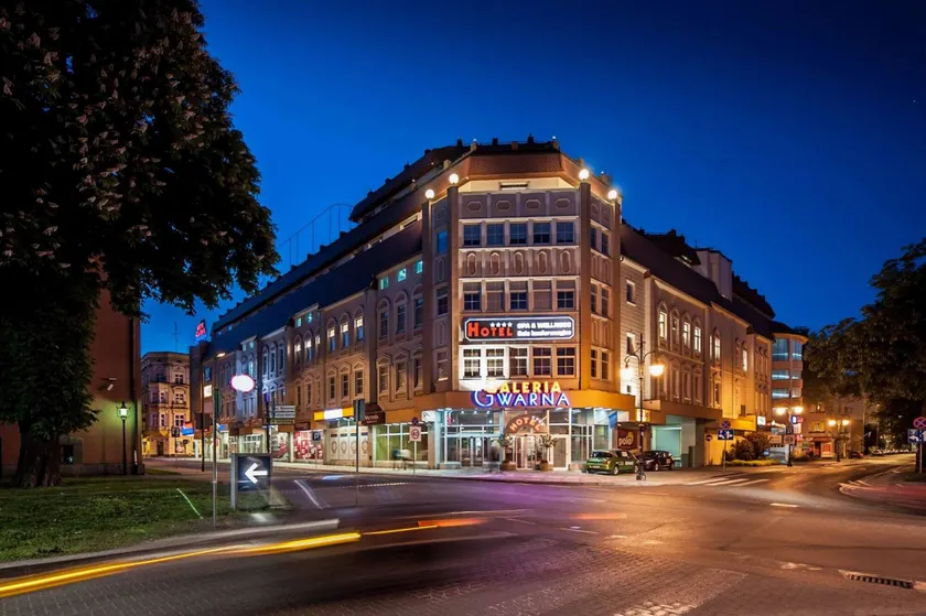 Sky Business Hotel - Image 1