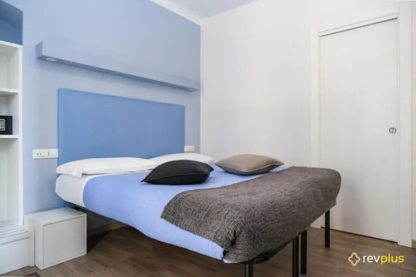 Lia Rooms - Image 1