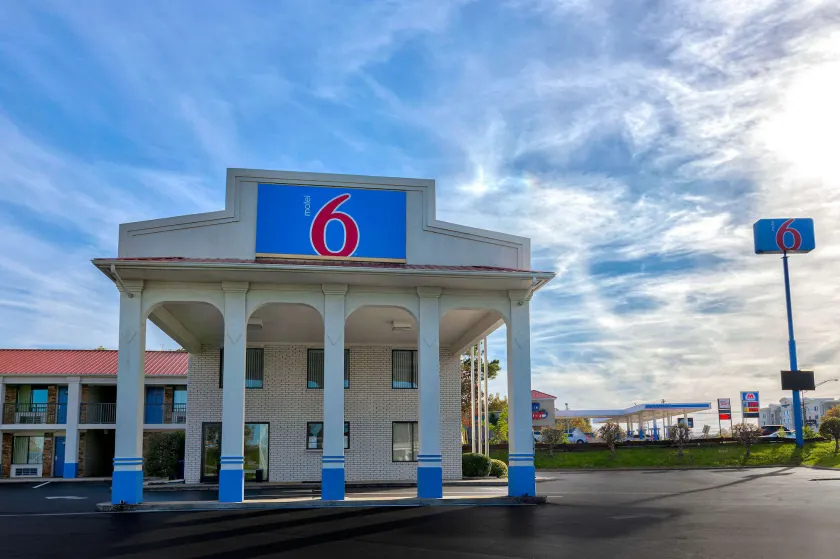 Motel 6-Cookeville, TN - Image 1