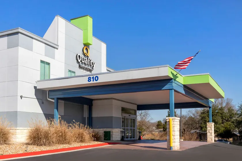 Quality Inn - Image 1
