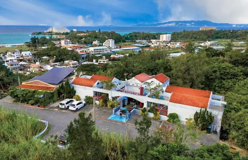 Surfside Bed & Breakfast - Image 1