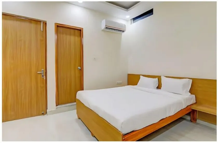Hotel Rameshwaram Inn - Image 1