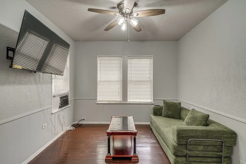 Walk Everywhere! Monte Vista Apartment Near Cafes - Image 1