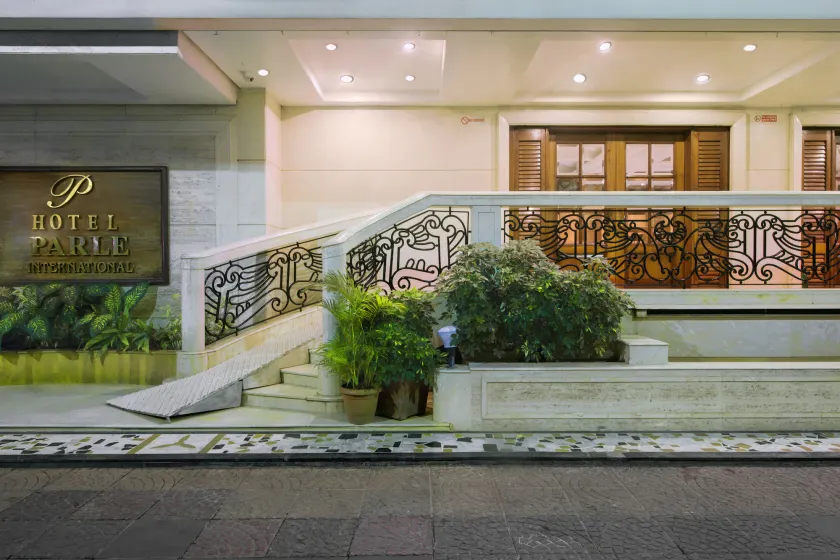 Hotel Parle International - Image 1
