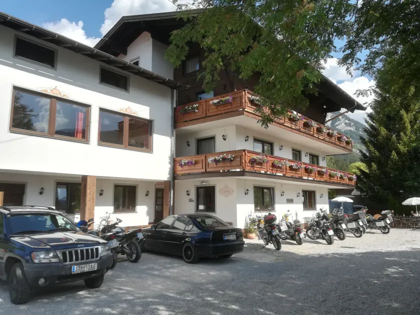 Bed & Breakfast Der Tiroler - Image 1