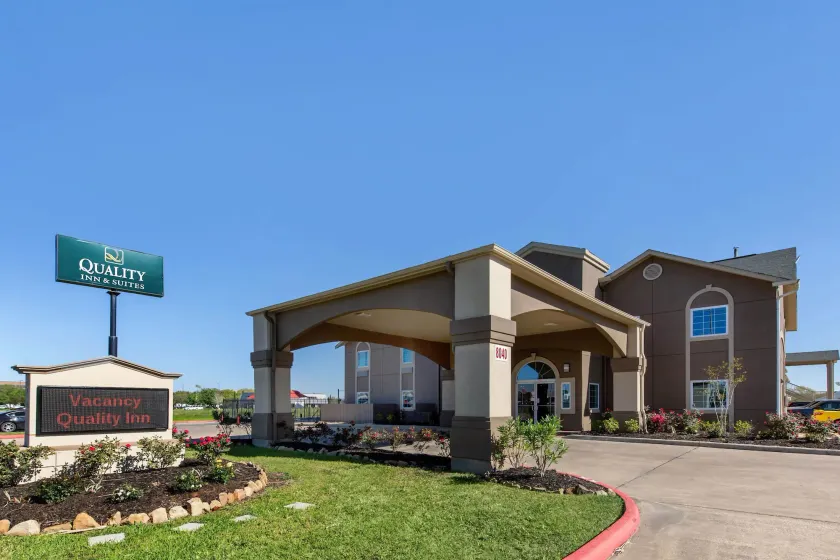 Quality Inn & Suites Port Arthur - Nederland - Image 1
