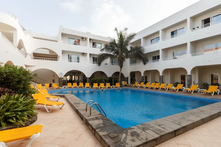 Ouril Pontao Hotel - Image 1