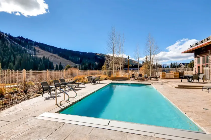 Red Hawk Townhomes 2 Bedroom Rental In River Run Village - Image 1