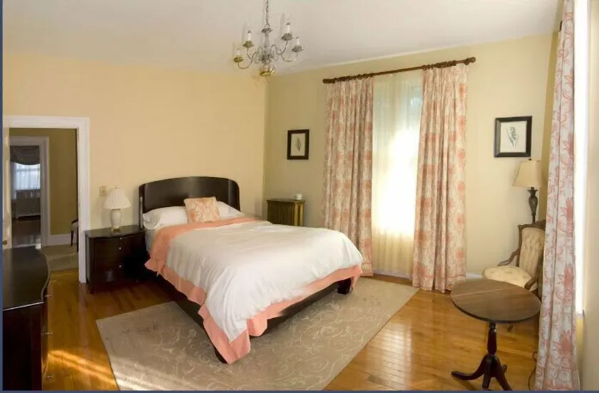 A Kingston Bed & Breakfast - Image 1