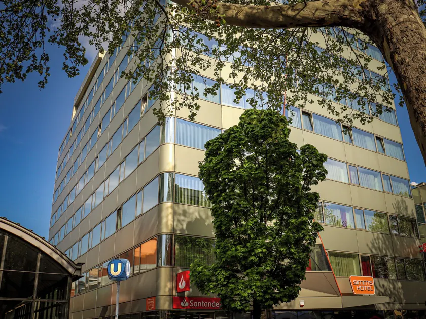 Simm's Hotel - cityhotel next to Metro U3 - Image 1
