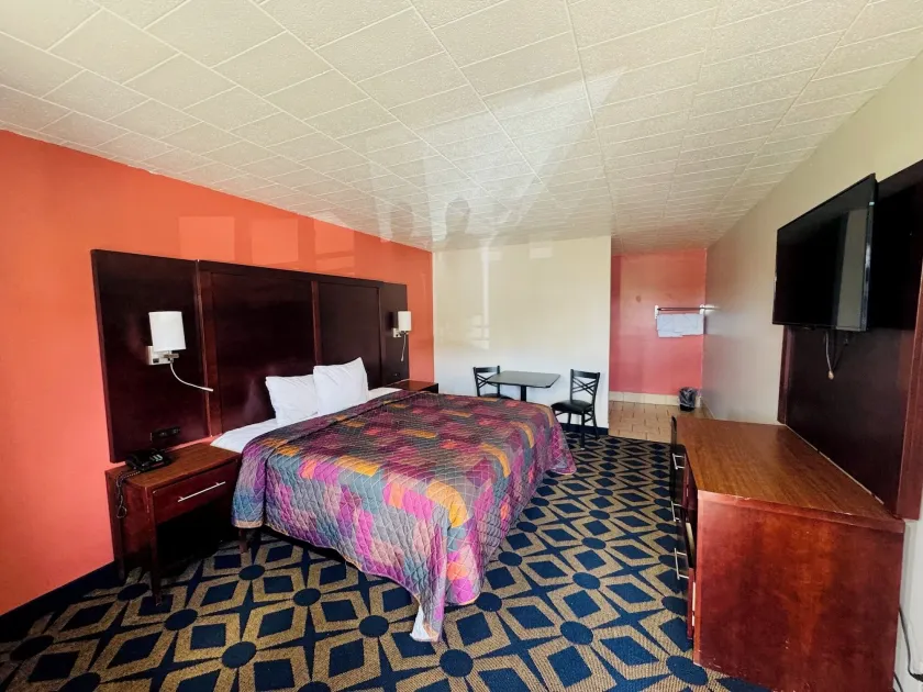 Embassy Motel - Image 1