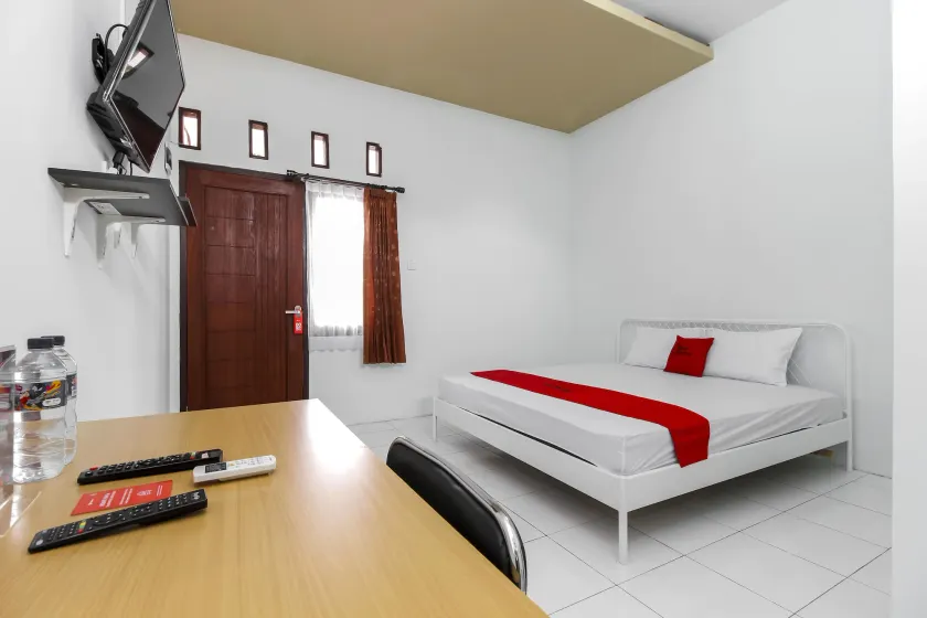RedDoorz @ Jagakarsa 2 - Zimmer