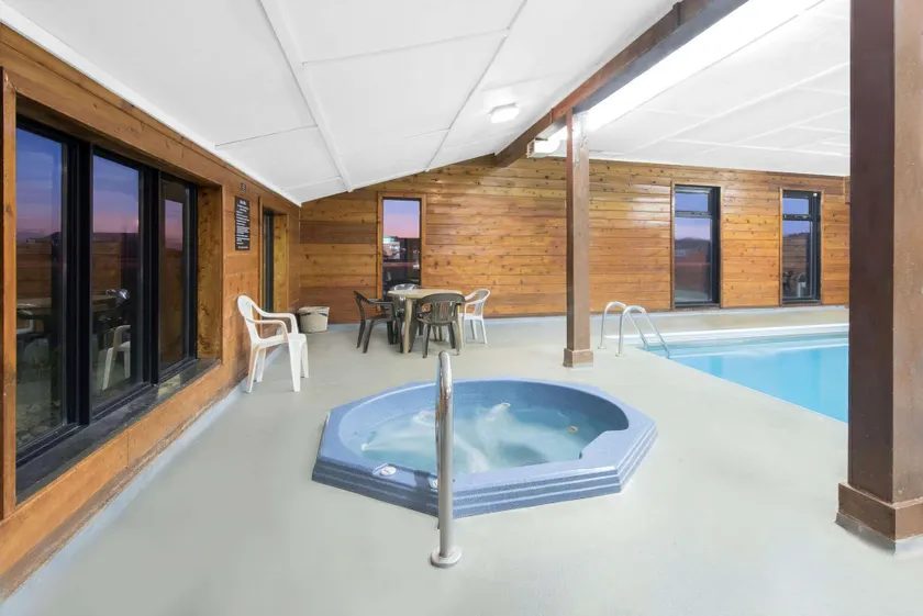 Super 8 by Wyndham Watertown - Image 1