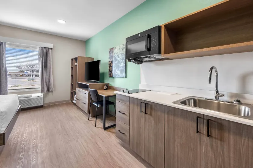ECHO Suites Extended Stay by Wyndham Colorado Springs Airport - Image 1