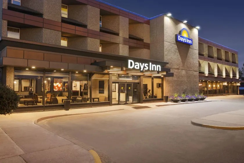 Days Inn by Wyndham Vermilion - Image 1