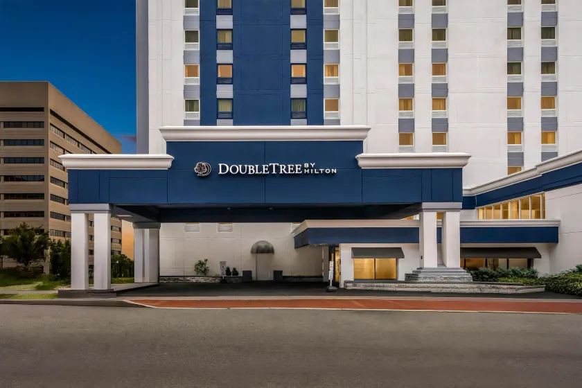 DoubleTree by Hilton Downtown Wilmington - Legal District - Image 1