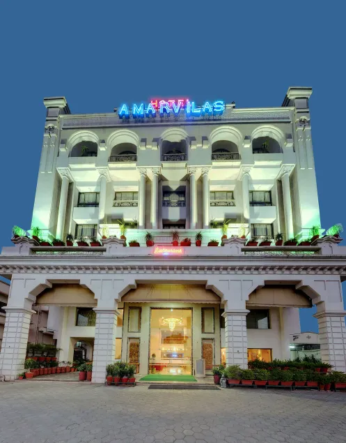 Hotel Amarvilas - Image 1