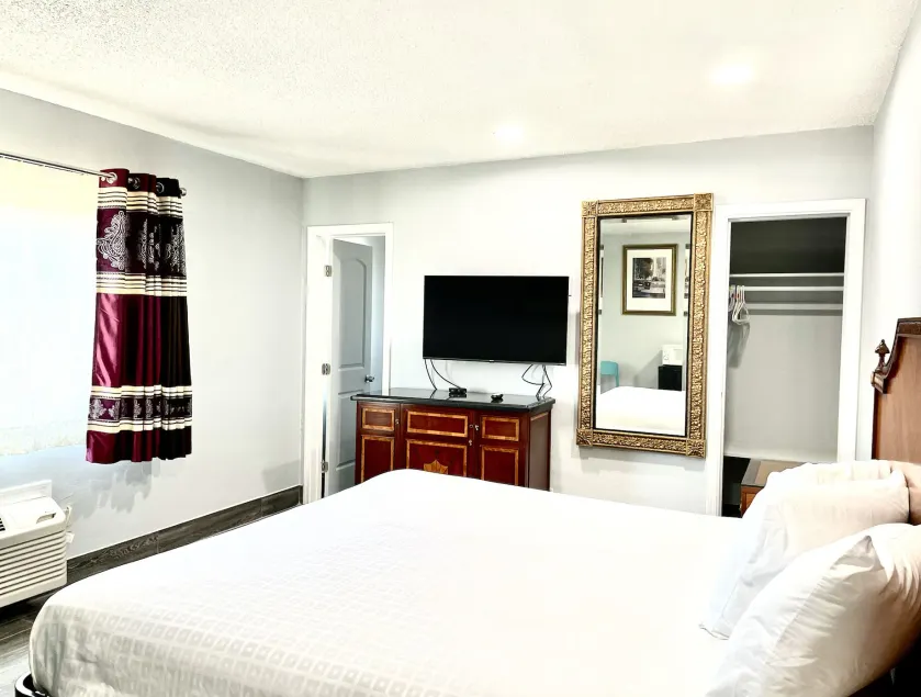 Sundial Lodge - Image 1
