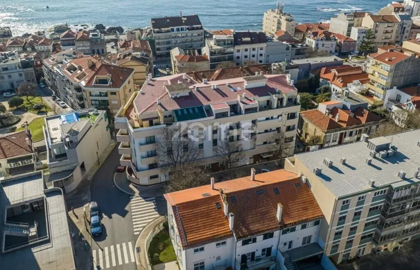 Seaside Elegance and Tranquility: Your Luxurious Porto Getaway - Image 1