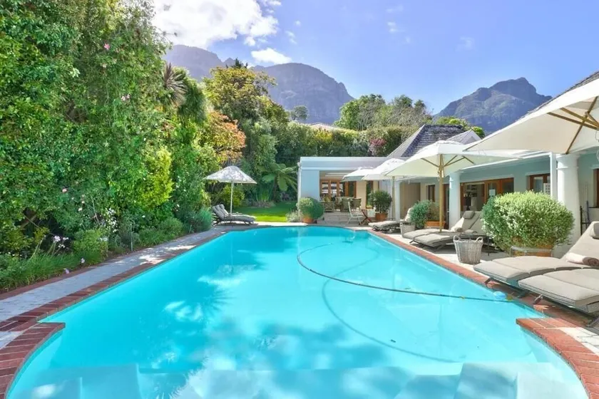 Fernwood Manor Boutique Guest House - Image 1