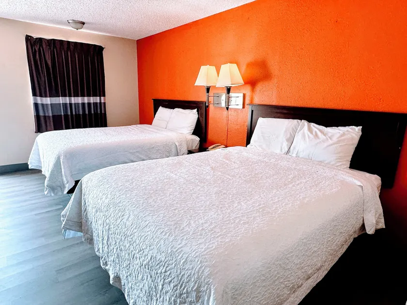 Relax Inn Henryetta - Image 1