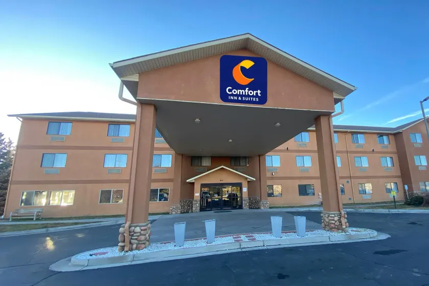 Comfort Inn & Suites Gunnison - Crested Butte - Image 1