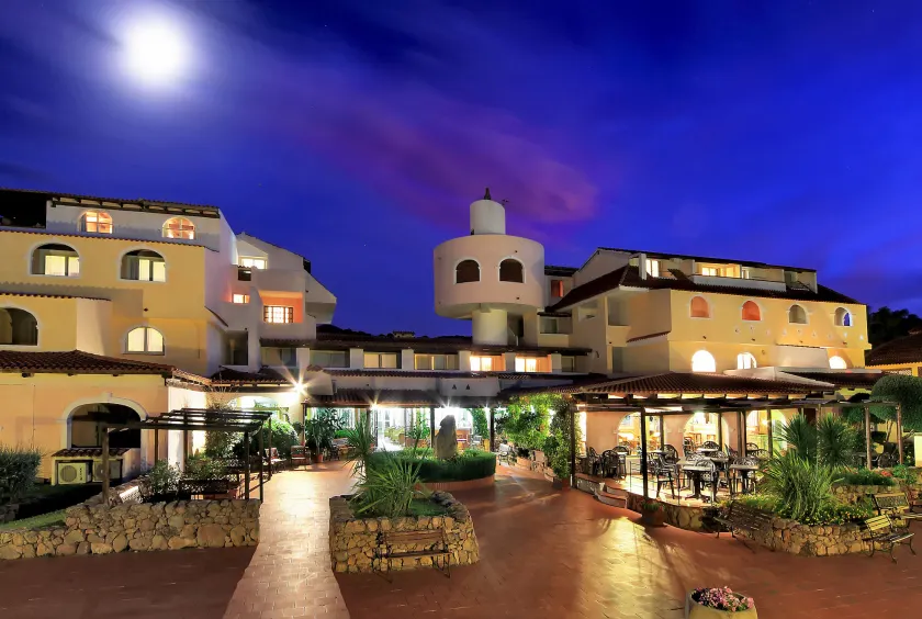 Colonna Beach Hotel Marinella - Image 1