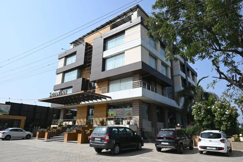 srijan inn - Image 1