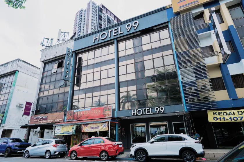 Hotel 99 Seri Kembangan Serdang - Image 1