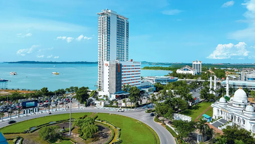 HARRIS Hotel Batam Center - Image 1