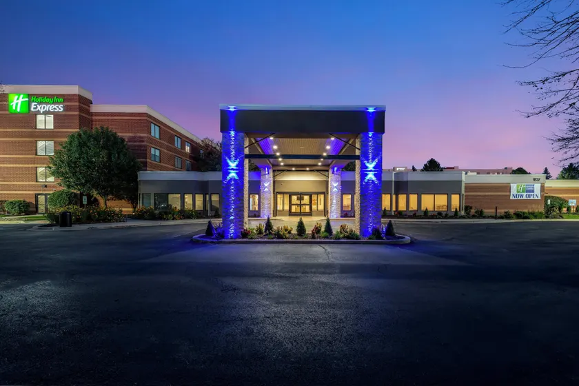 Holiday Inn Express Naperville by IHG - Image 1