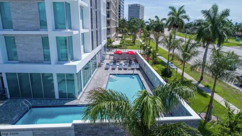 Hilton Garden Inn West Palm Beach I95 Outlets - Image 1