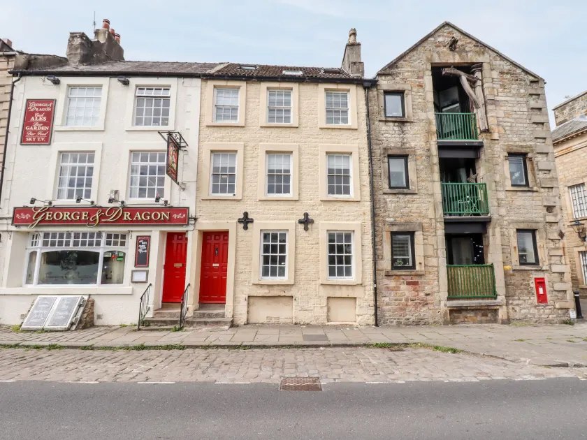 25 St Georges Quay - Image 1