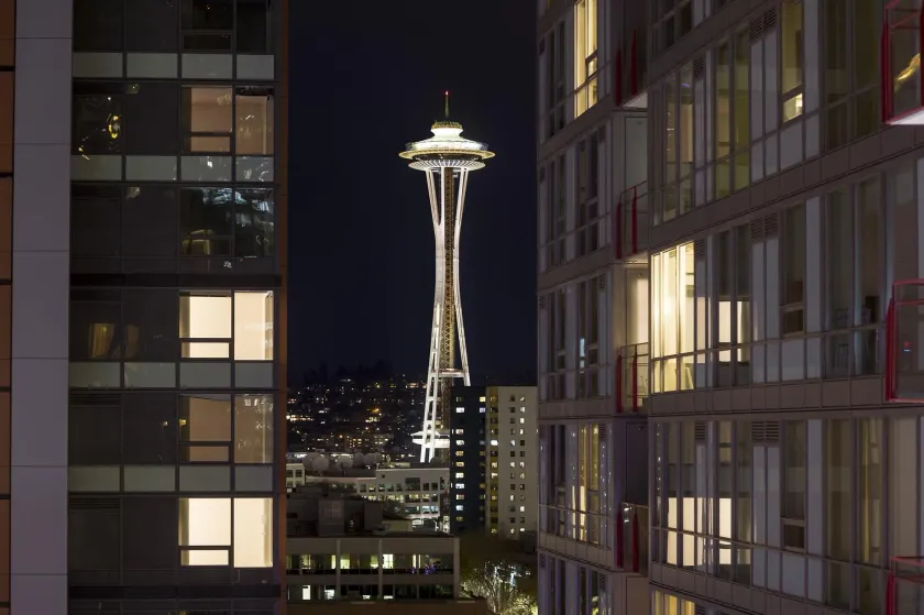 Warwick Seattle - Image 1