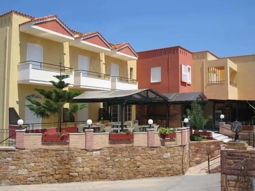 Sunrise Hotel - Image 1